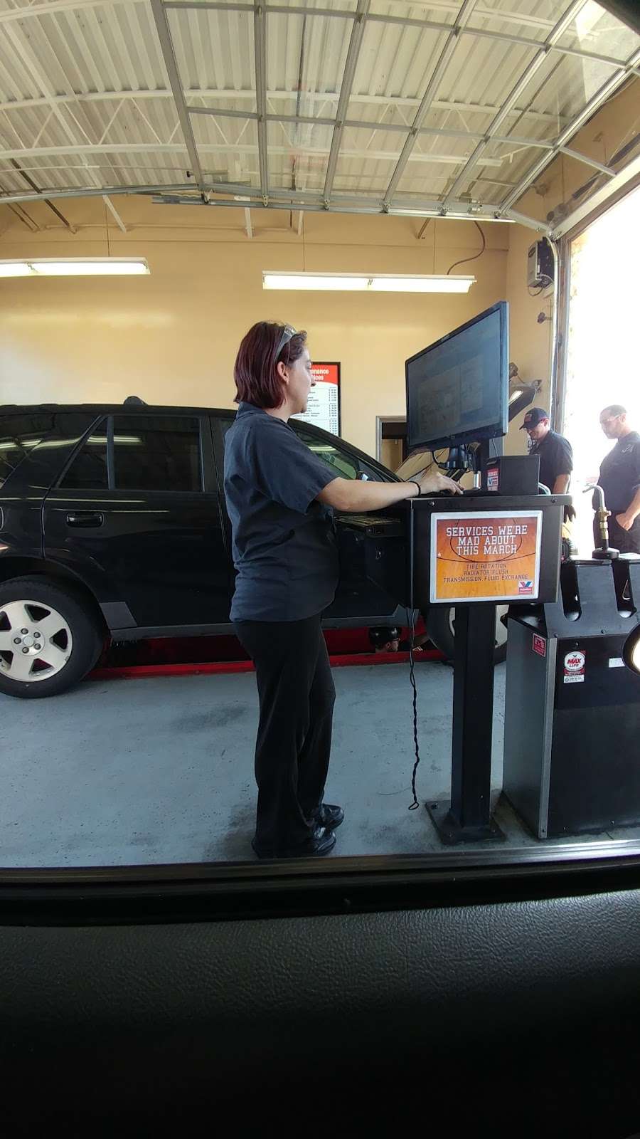 Valvoline Instant Oil Change | 915 Norman Eskridge Hwy, Seaford, DE 19973, USA | Phone: (302) 628-9866