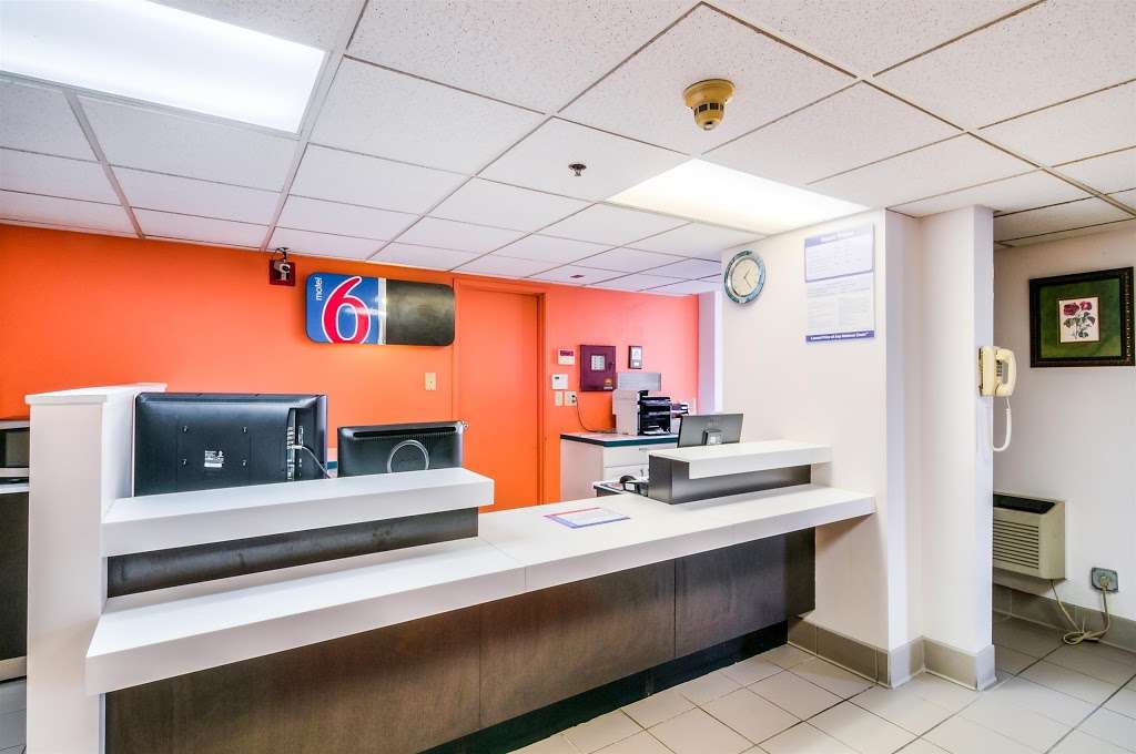 Motel 6 Chicago South-Lansing | 2151 Bernice Rd, Lansing, IL 60438, USA | Phone: (708) 418-8884