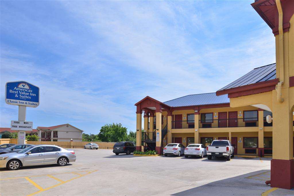 Americas Best Value Inn & Suites - Downtown Houston | 2536 North Fwy, Houston, TX 77009 | Phone: (713) 692-2300