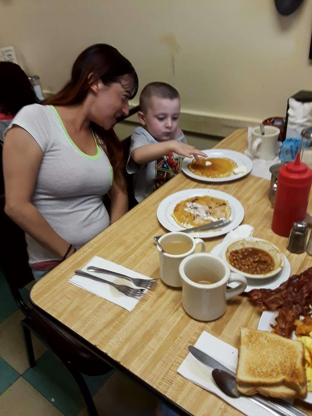 Dannys Breakfast Place | 1039 Cass Avenue, Woonsocket, RI 02895, USA | Phone: (401) 356-0523