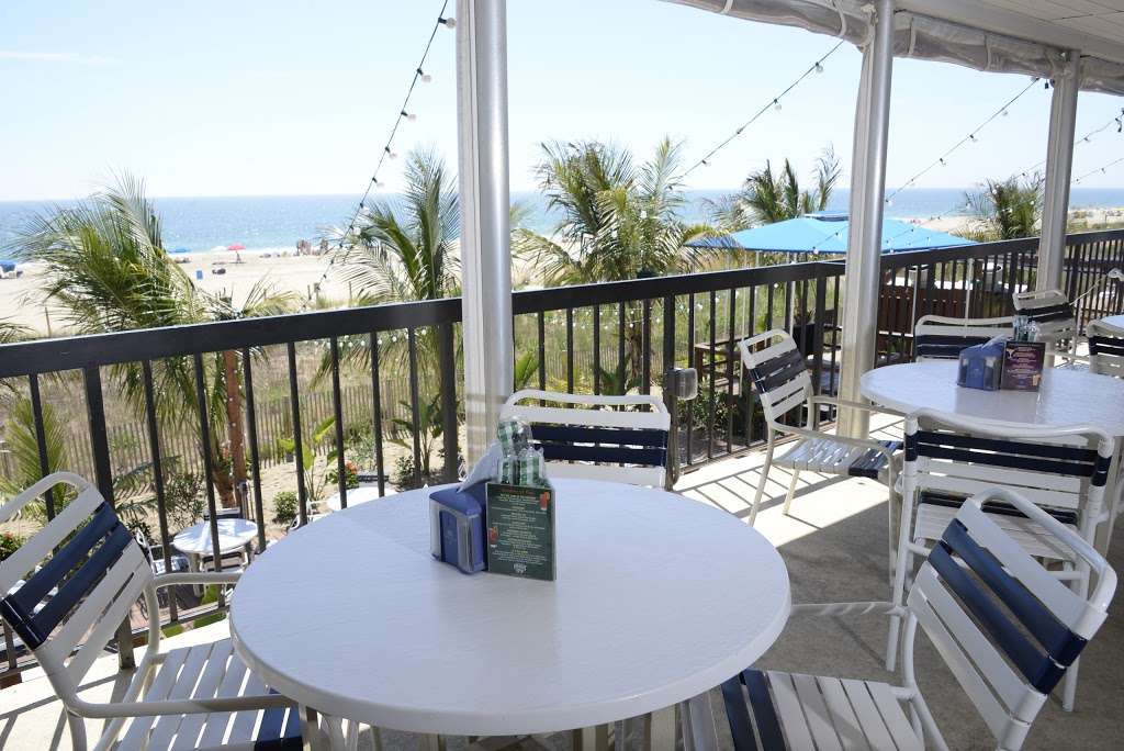 Lennys Beach Bar & Grill | 10100 Coastal Hwy, On The Beach, Ocean City, MD 21842, USA | Phone: (410) 524-7500