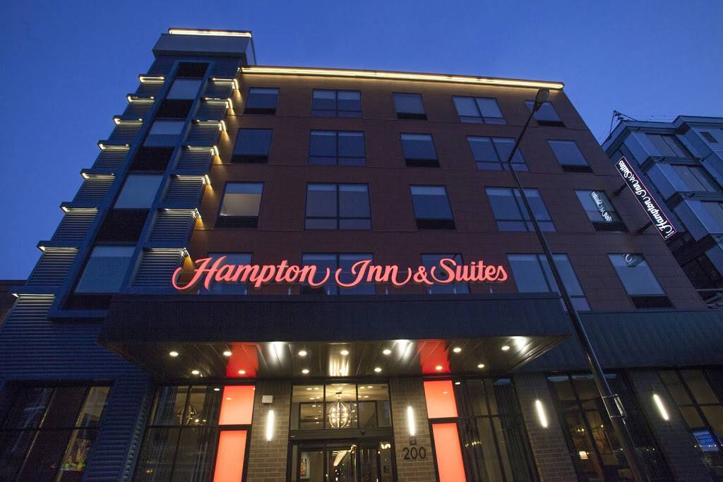 Hampton Inn & Suites Downtown St. Paul | 200 7th St W, St Paul, MN 55102 | Phone: (651) 224-7400