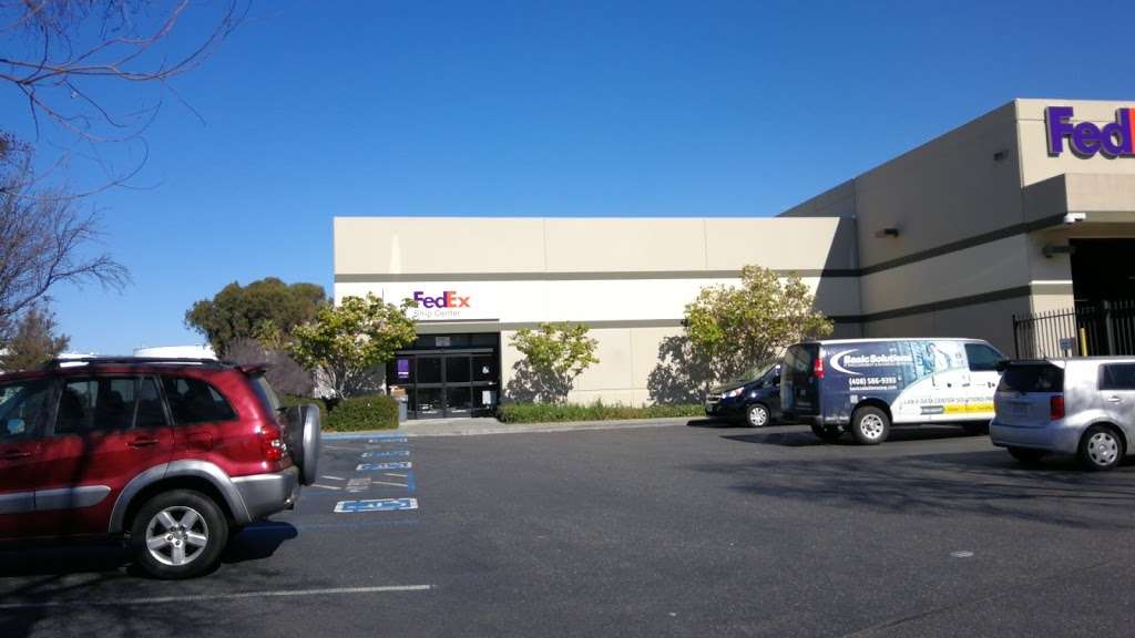 FedEx Ship Center | 710 Dado St, San Jose, CA 95131, USA | Phone: (800) 463-3339
