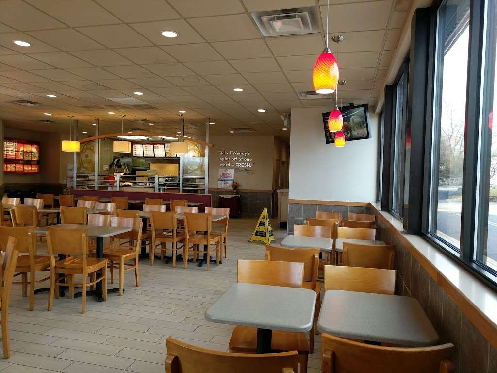 Wendys | 359 Turnpike Rd, Southborough, MA 01772, USA | Phone: (508) 460-1300