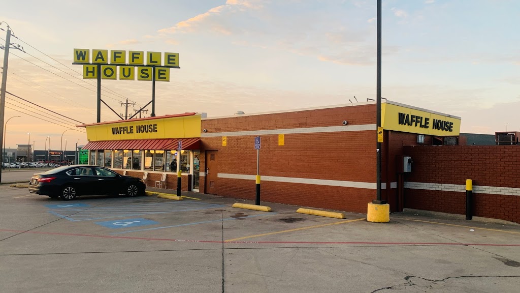 Waffle House | 1910 N Collins St, Arlington, TX 76011, USA | Phone: (817) 274-6021