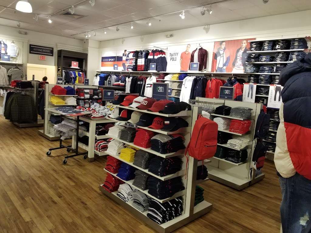 Tommy Hilfiger | 221 Outlet Center Dr d044, Queenstown, MD 21658 | Phone: (410) 827-4535