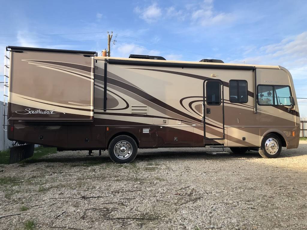 Friendly RVs | 2800 Kimbo Rd, Fort Worth, TX 76111, USA | Phone: (817) 484-8379