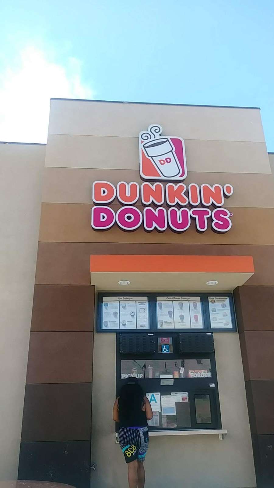 Dunkin Donuts | 1326 W Anaheim St, Wilmington, CA 90744 | Phone: (424) 287-2119