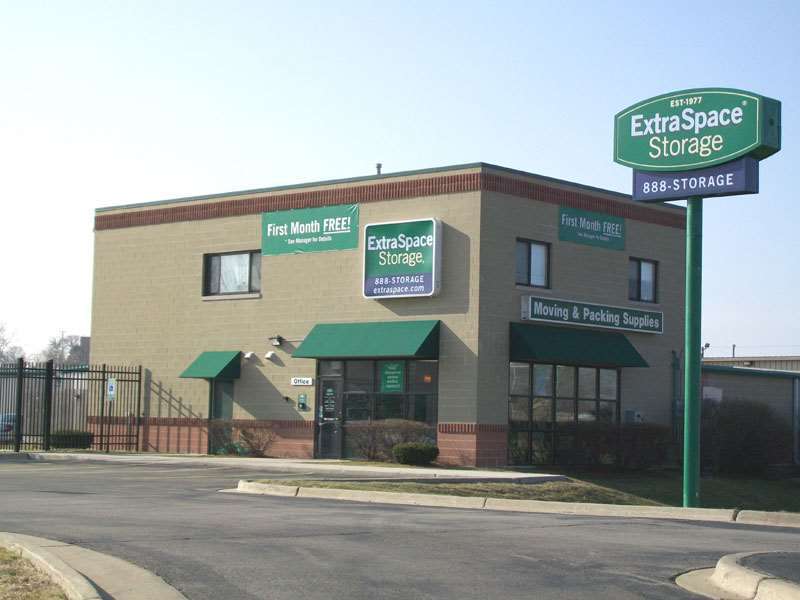 Extra Space Storage | 1812 N Larkin Ave, Crest Hill, IL 60403, USA | Phone: (815) 725-7501