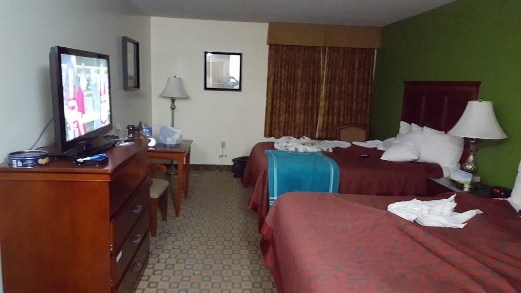 Days Inn & Suites by Wyndham Wichita | 4875 S Laura St, Wichita, KS 67216, USA | Phone: (316) 500-7618