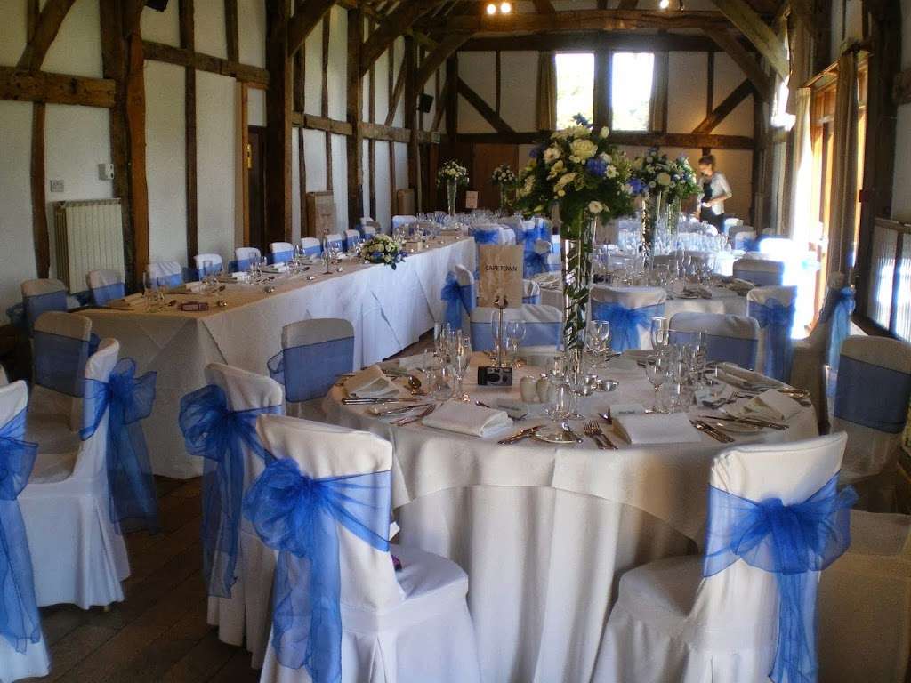Sitting Pretty Chair Covers | Melrose Rd, Coulsdon CR5 3JH, UK | Phone: 07949 726153