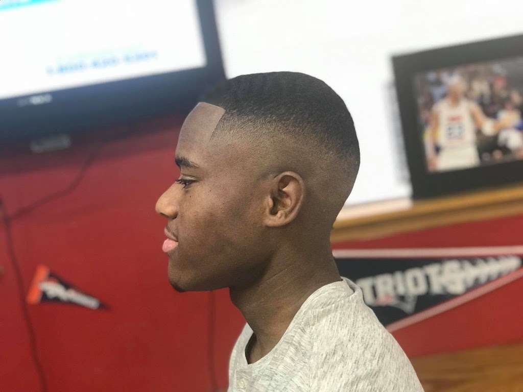 Fresh Cuts Barbershop | 320 Monroe St, Statesville, NC 28625, USA | Phone: (704) 498-6609