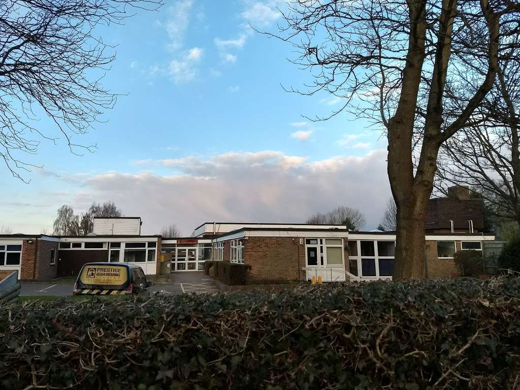 Pembury Primary School | Lower Green Rd, Pembury, Tunbridge Wells TN2 4EB, UK | Phone: 01892 822259