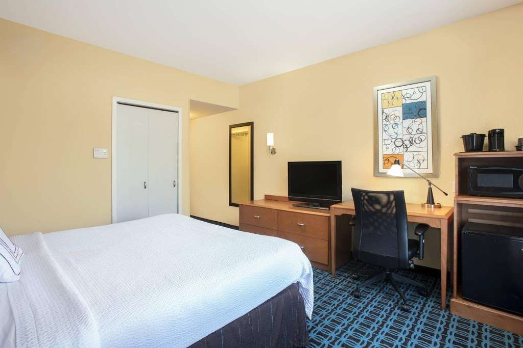 Fairfield Inn & Suites by Marriott Lakeland Plant City | 4307 Sterling Commerce Dr, Plant City, FL 33566 | Phone: (813) 757-6202