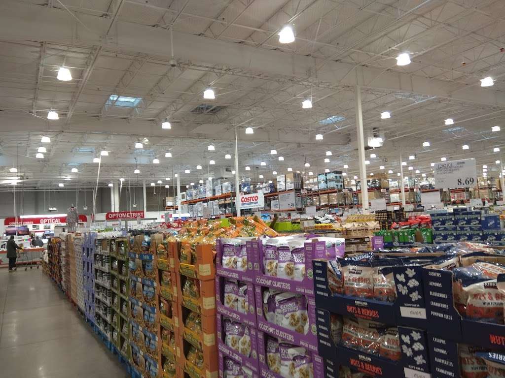 Costco Wholesale | 2746 N Clybourn Ave, Chicago, IL 60614, USA | Phone: (773) 360-2053