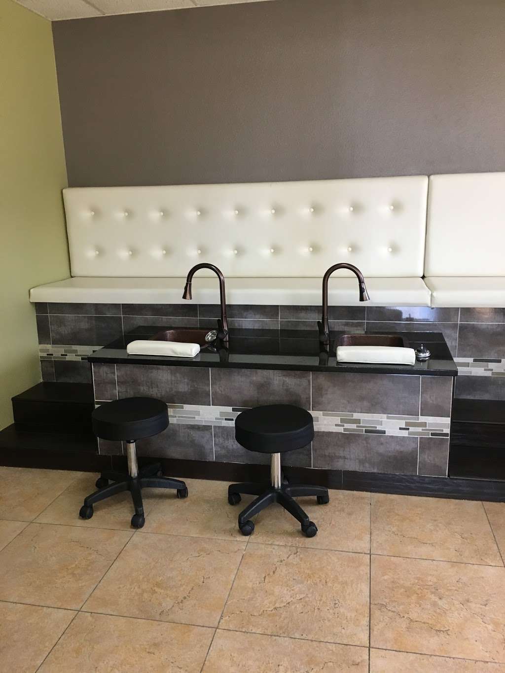 Spa Unico | 4401 E Colonial Dr #101, Orlando, FL 32803, USA | Phone: (305) 699-4667