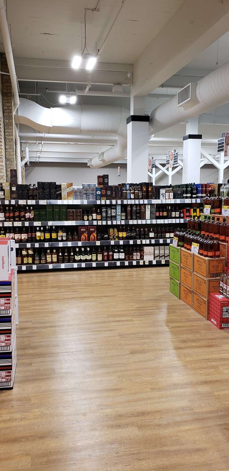 Binnys Beverage Depot | 1111 Chicago Ave, Evanston, IL 60202 | Phone: (847) 448-4800