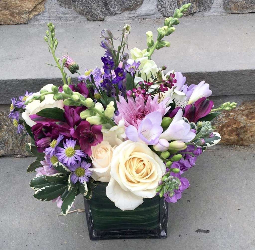 Blossom House Flowers | Redding, CT 06896 | Phone: (203) 664-1837