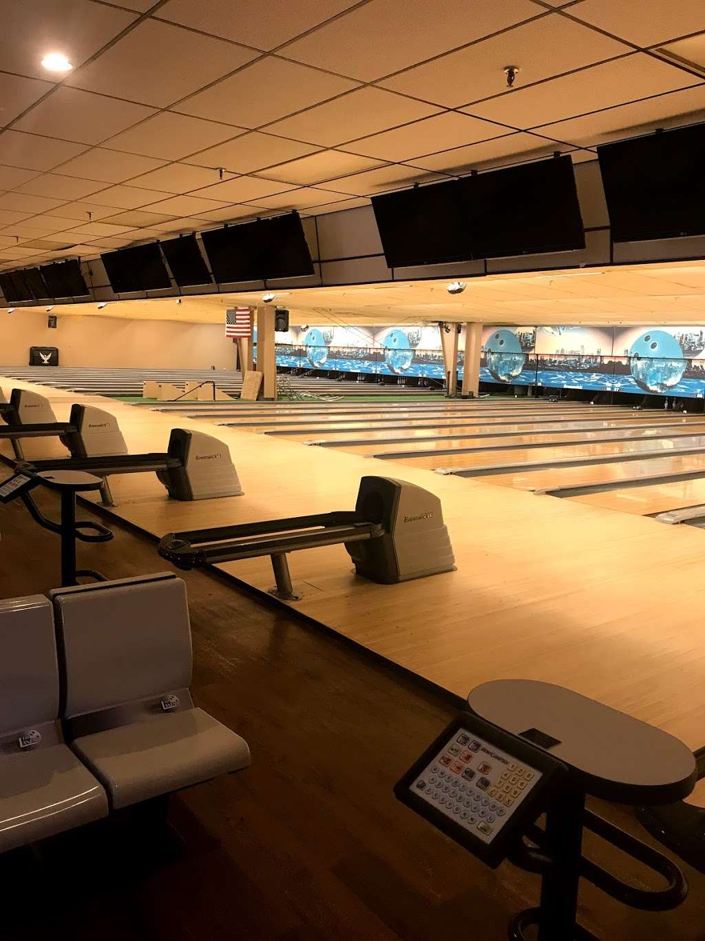 The Lanes on 20 | 6501 Washington Ave, Mt Pleasant, WI 53406, USA | Phone: (262) 886-5151