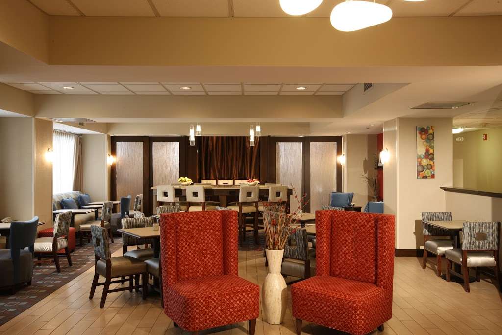 Hampton Inn Pennsville | 429 N Broadway, Pennsville Township, NJ 08070, USA | Phone: (856) 351-1700