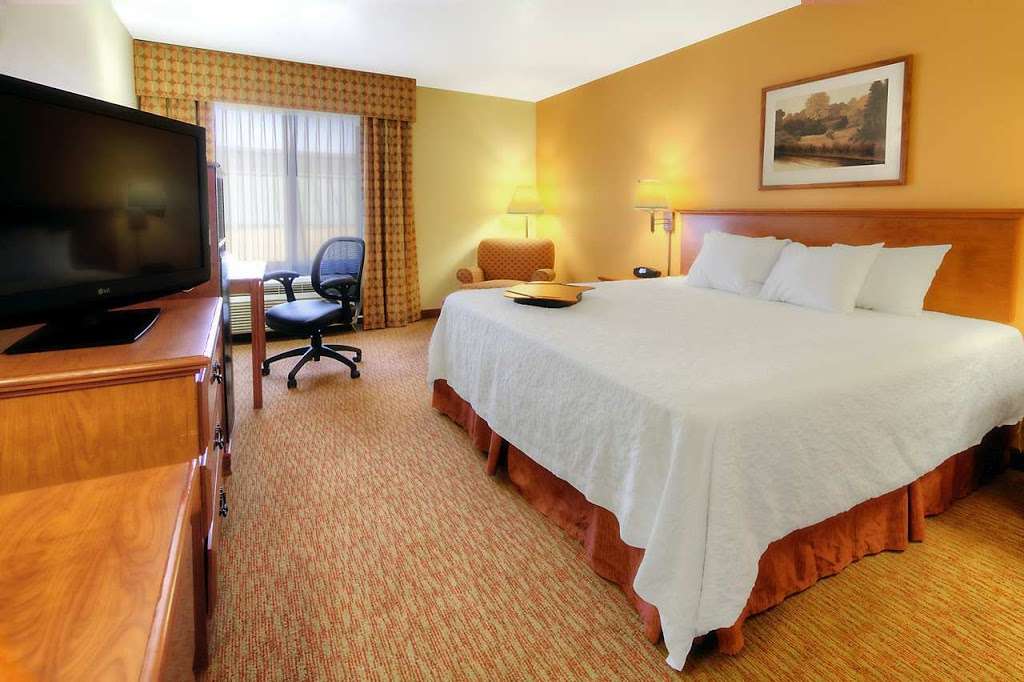 Hampton Inn & Suites Las Vegas-Henderson | 421 Astaire Dr, Henderson, NV 89014, USA | Phone: (702) 992-9292