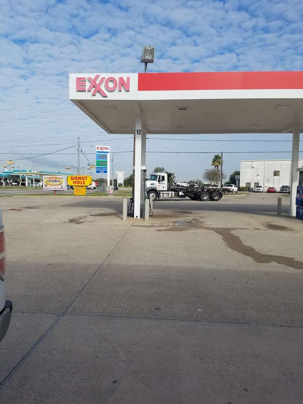 Exxon | 1901 S Battleground Rd, Deer Park, TX 77536, USA | Phone: (281) 476-5770