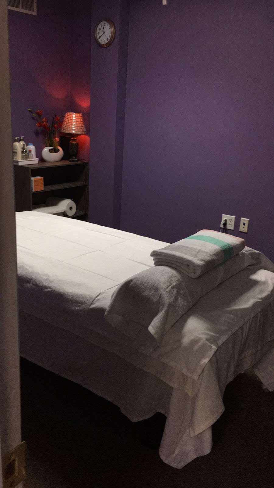 Jins Massage Therapy | 101 Jackson Ave, Glenside, PA 19038 | Phone: (215) 280-7110