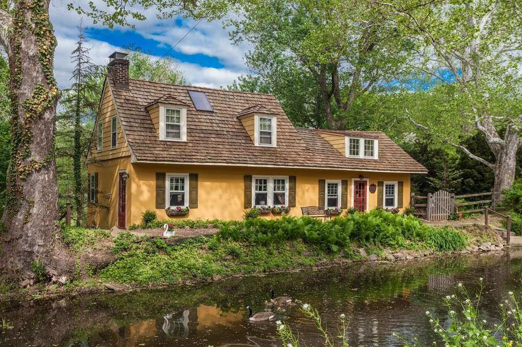 Kurfiss Sothebys International Realty - Bucks County | 6038 Lower York Rd, New Hope, PA 18938, USA | Phone: (215) 794-3227