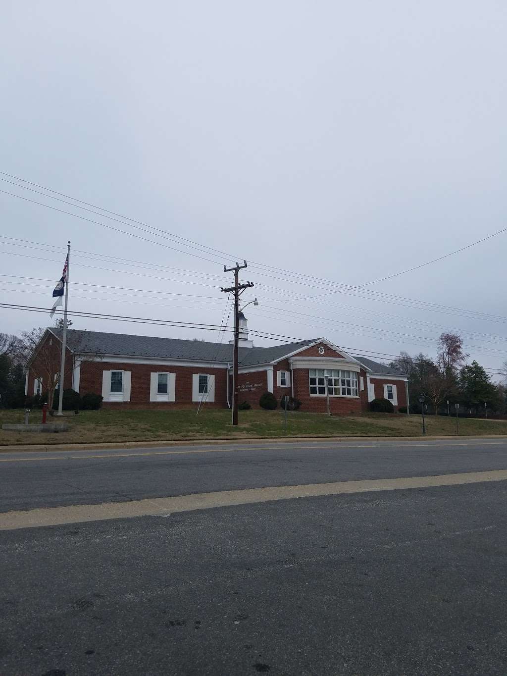 L.E. Smoot Memorial Library | 9533 Kings Hwy, King George, VA 22485 | Phone: (540) 775-2147