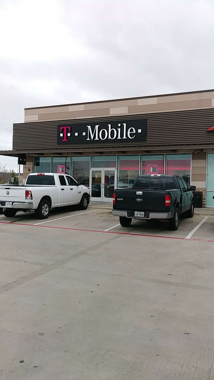 T-Mobile | 4787 Vista Wood Blvd #100, Dallas, TX 75232, USA | Phone: (469) 709-8644