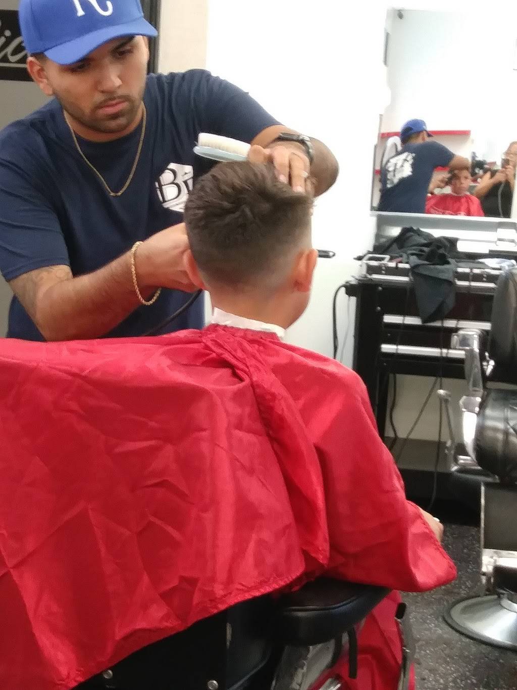 Master Phades Barbershop | 12550 W Thunderbird Rd #111, El Mirage, AZ 85335, USA | Phone: (623) 933-6000