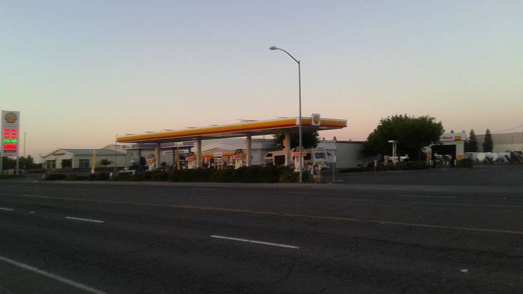 Shell | 1900 N 1st St, Dixon, CA 95620, USA | Phone: (707) 678-1670