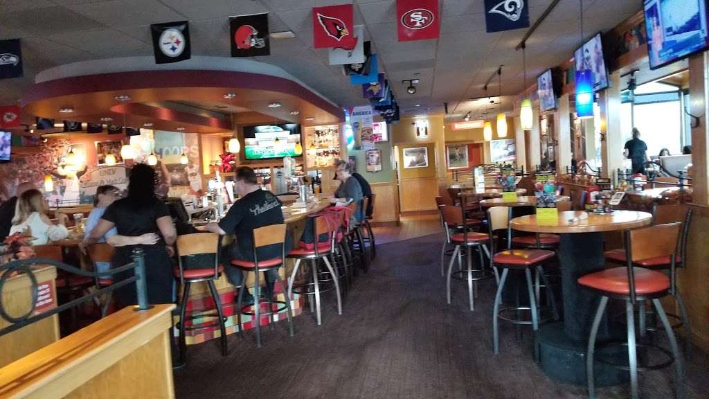 Applebees Grill + Bar | 2070 N Rainbow Blvd, Las Vegas, NV 89108, USA | Phone: (702) 648-1065