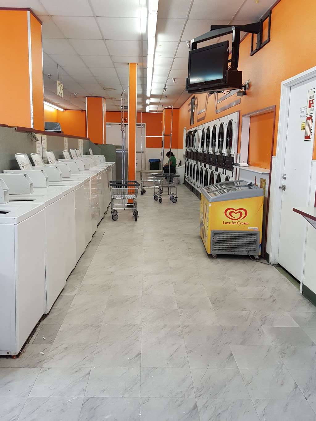 Sudz Coin Laundry | San Bernardino, CA 92410