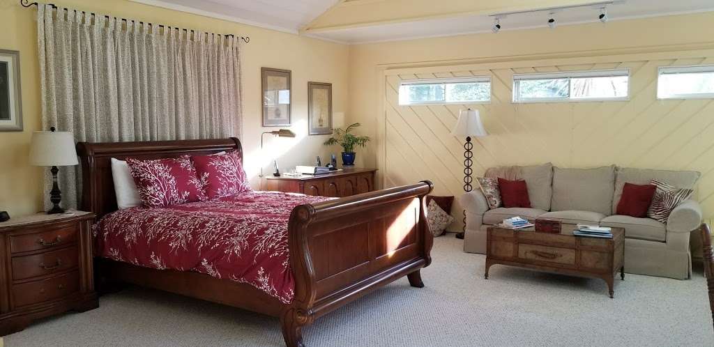 Owl Creek Cottage | 10953 Cherry Ridge Rd, Sebastopol, CA 95472, USA | Phone: (707) 634-4894