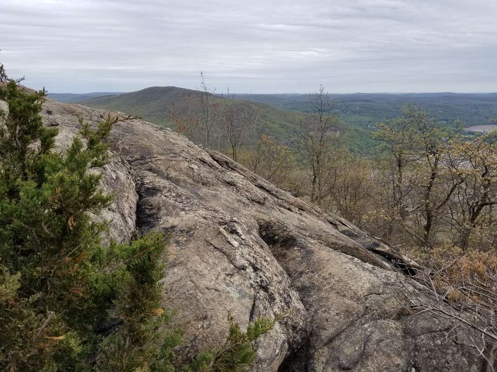 Storm King Mountain Trailhead | Howell Trail, Cornwall-On-Hudson, NY 12520, USA