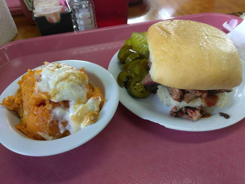 Wild West BBQ | 1205 E Mulberry St, Angleton, TX 77515, USA | Phone: (979) 864-3666