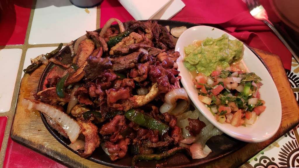 El Palenque Mexican Restaurant | 21161 Tomball Pkwy, Houston, TX 77070 | Phone: (281) 376-6960