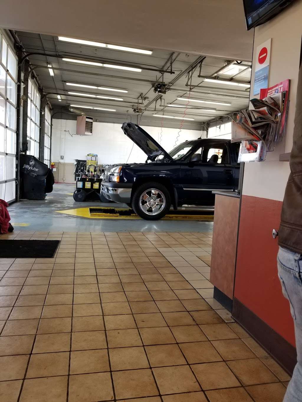 Jiffy Lube | 653 N Independence Blvd, Romeoville, IL 60446, USA | Phone: (815) 886-5823