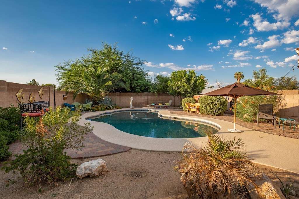 Re/Max: Audra Soto | 2340 E Beardsley Rd #240, Phoenix, AZ 85024, USA | Phone: (602) 882-7444