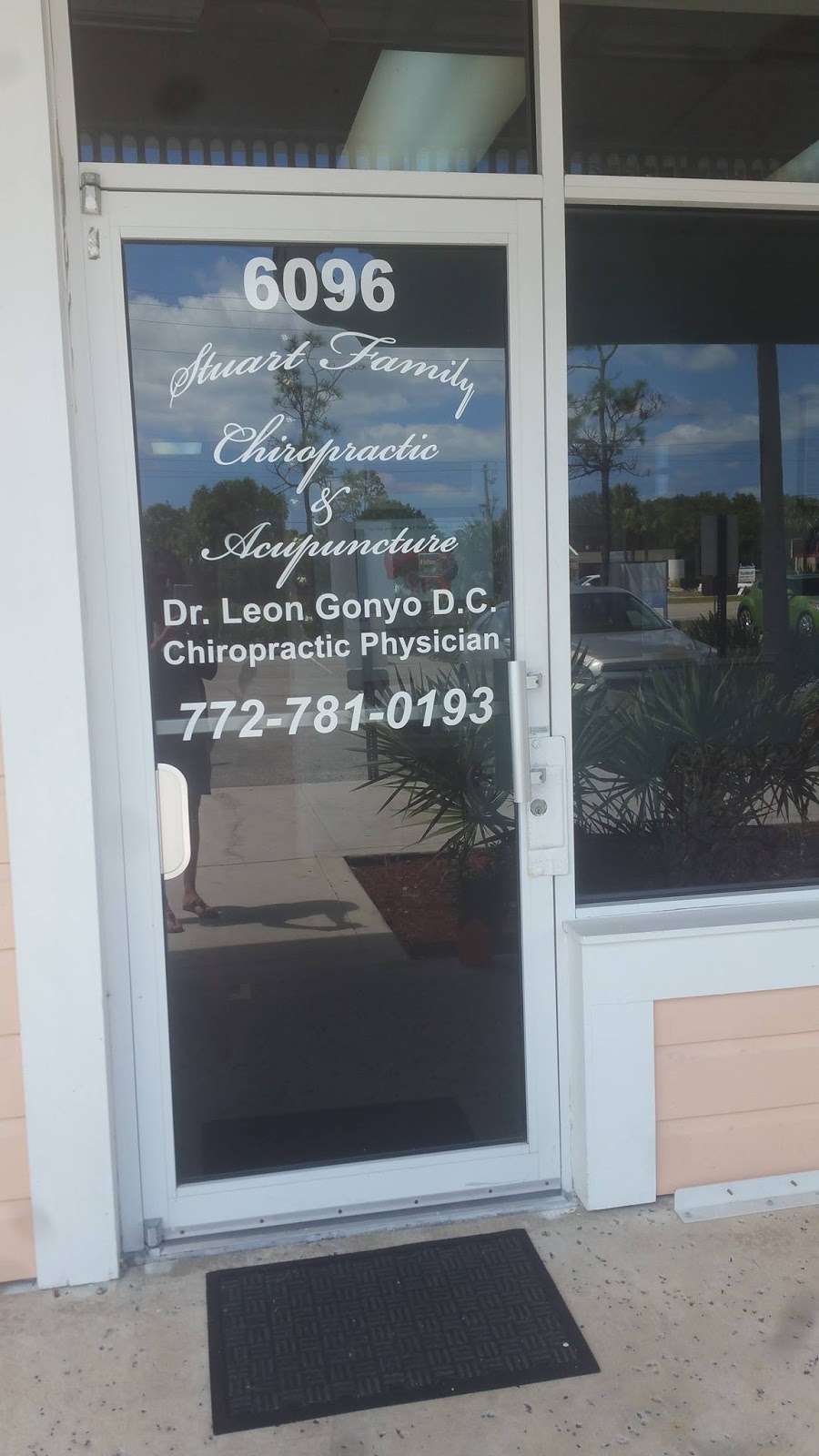 Stuart Family Chiropractic & Acupuncture Center: Gonyo, Leon DC, | 6094 SE Federal Hwy, Stuart, FL 34997, USA | Phone: (772) 781-0193