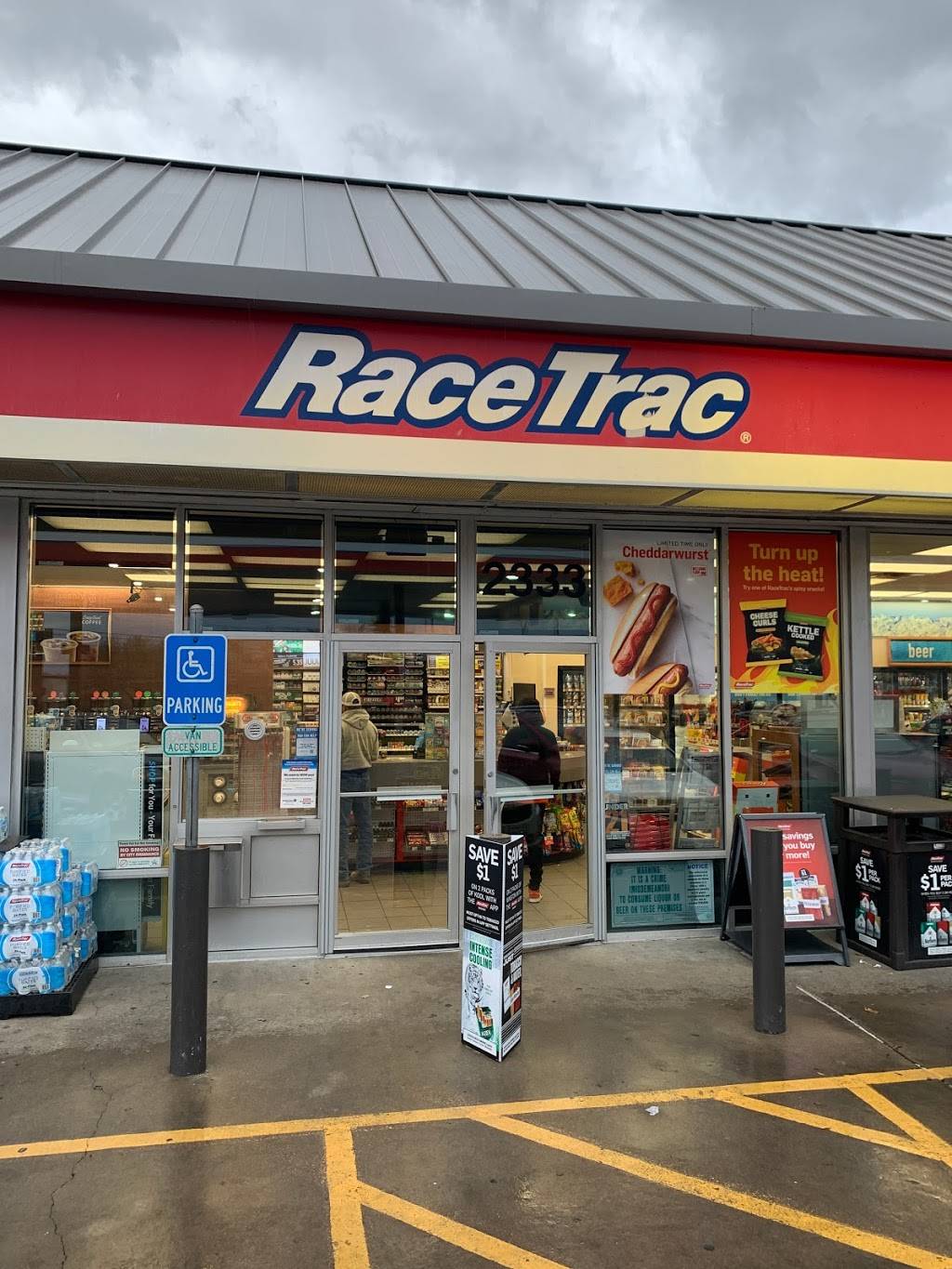 RaceTrac | 2333 E Pioneer Pkwy, Arlington, TX 76010, USA | Phone: (817) 261-3564