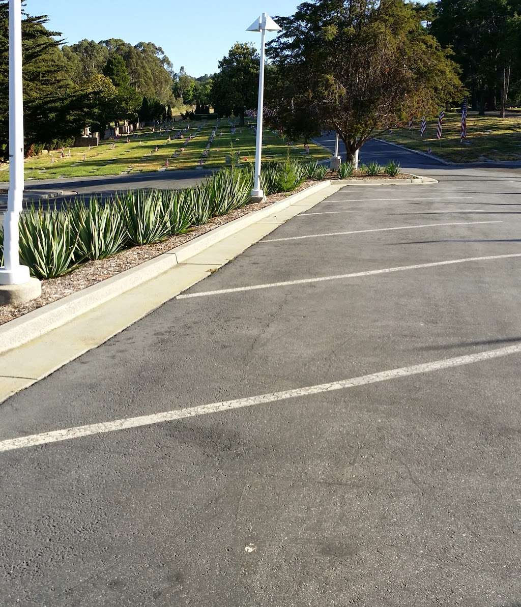 Oakwood Chapel | 3301 Paul Sweet Rd, Santa Cruz, CA 95065, USA | Phone: (831) 475-2464