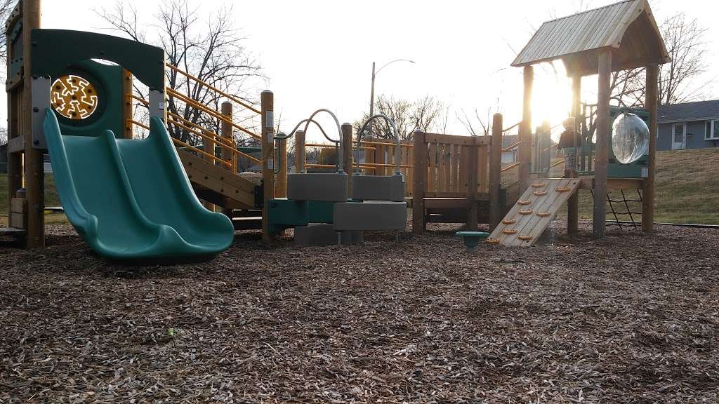 Little Gully Park Gladstone MO | N Park Ave & NE 59th St, Gladstone, MO 64118 | Phone: (816) 436-2200