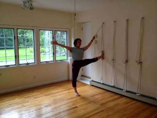 Iyengar Yoga Scarsdale | 74 Brewster Rd, Scarsdale, NY 10583, USA | Phone: (914) 629-1994