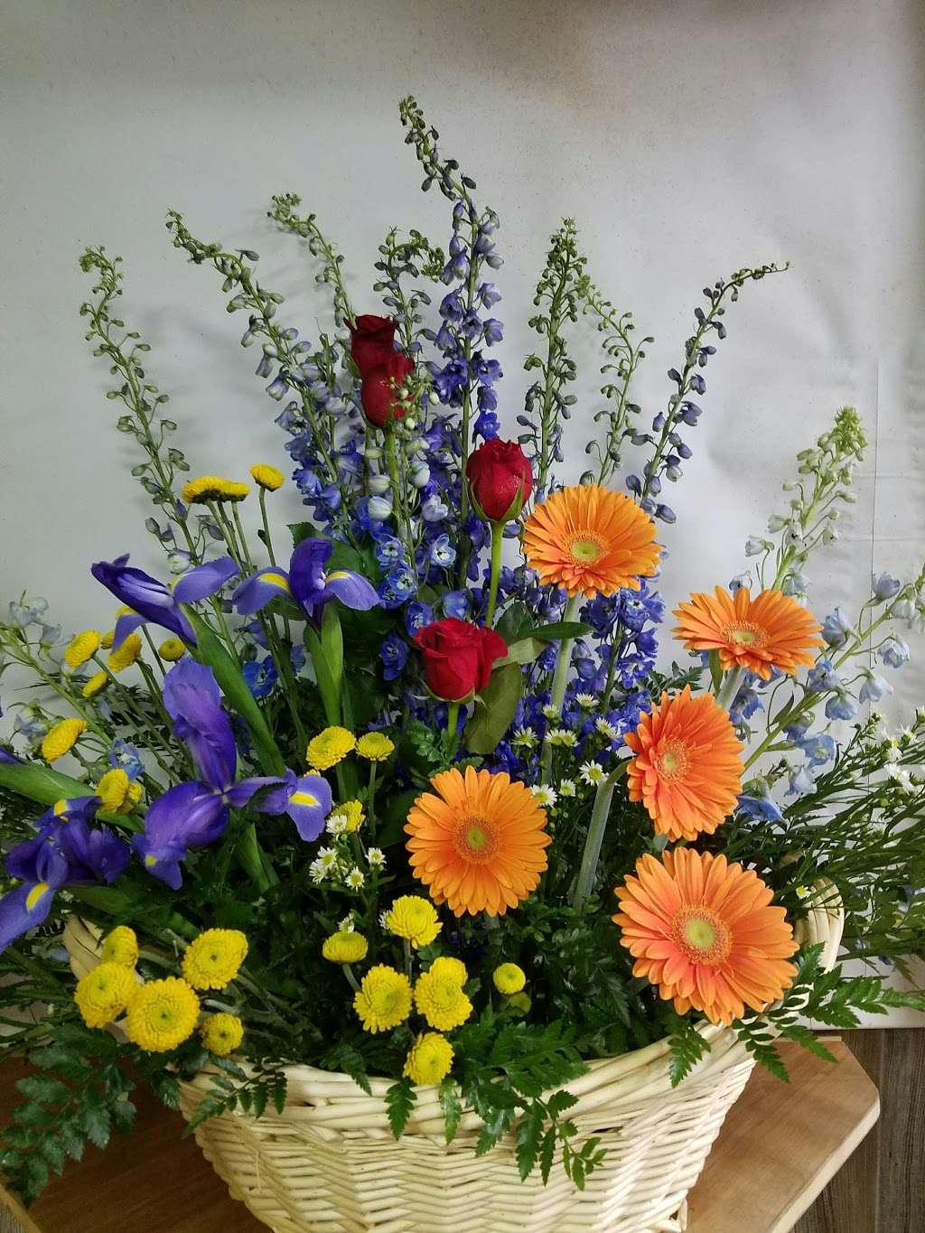 Carol Shoppes Florist | 9506, 320 W Neversink Rd, Reading, PA 19606 | Phone: (610) 779-3170