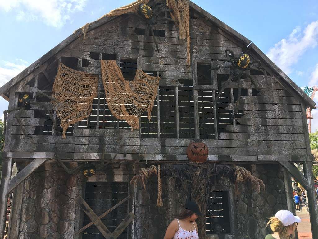 Fiesta Texas Main Entrance | San Antonio, TX 78256, USA