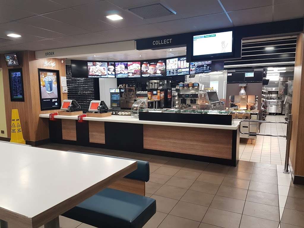 McDonalds | 2 Ballards Rd, Dagenham RM10 9LU, UK | Phone: 020 8984 8114