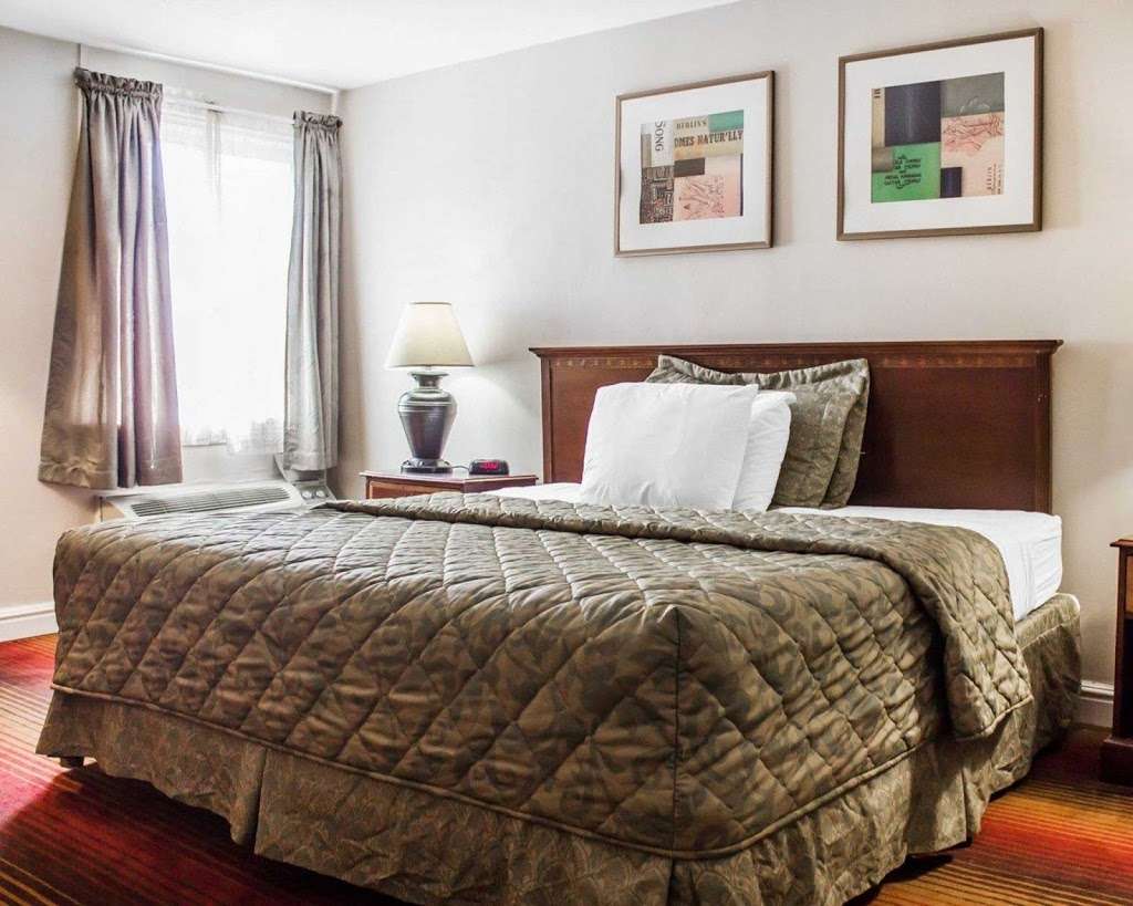 Rodeway Inn | 270 W Jericho Turnpike, Huntington Station, NY 11746, USA | Phone: (631) 421-3900