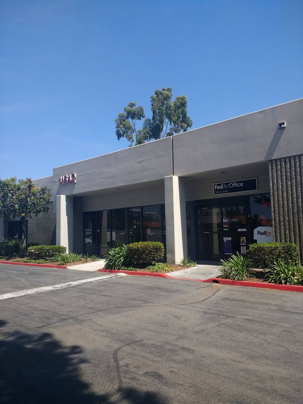 FedEx Office Ship Center | 11542 Knott St Suite 4, Garden Grove, CA 92841 | Phone: (714) 892-2285